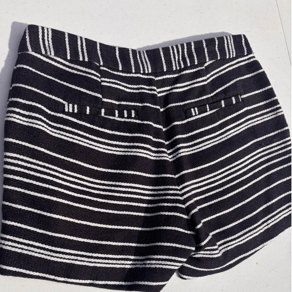 Banana Republic Shorts Womens 2 Navy Blue‎ Striped Sailor Button Detail